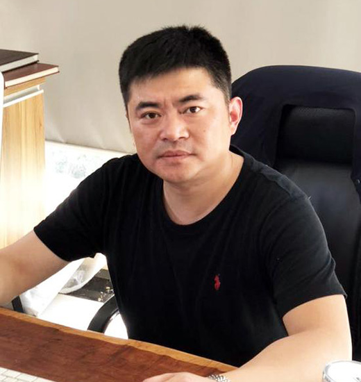朱愛軍：專注設計 鑫臣樓梯打造藝術品